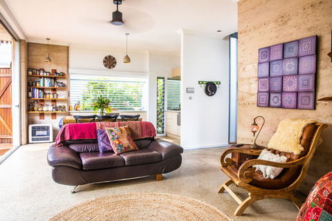 Sunworship Villas 3 And 4 - Brisbane Tourism 1