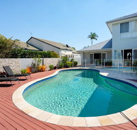 Super Sized Family Retreat With a Pool - Tourism Brisbane