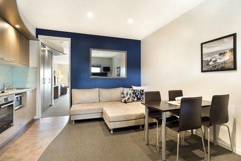 Sur La Plage - FREE WIFI & NETFLIX - Brisbane Tourism 0