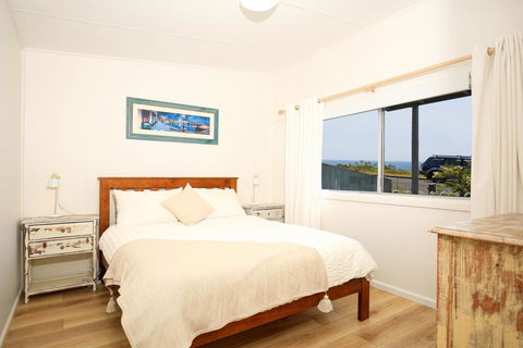 Surf Shack - Pet Friendly - 1 Min Walk To Beach - Brisbane Tourism 3