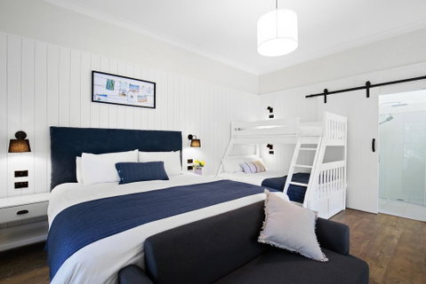 Surfaris Retreat - Brisbane Tourism 0