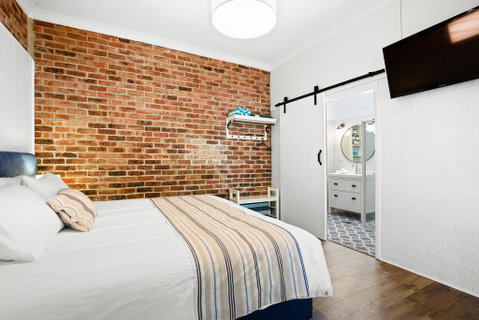 Surfaris Retreat - Brisbane Tourism 1