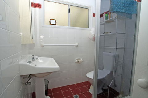 Surfer's Rest In Berrara - Brisbane Tourism 3