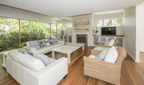 Surfers Ave Retreat Narrawallee - Brisbane 4u 3