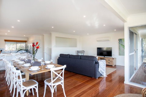 Surfers Beach House - Brisbane Tourism 2