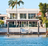 Surfers Paradise Escape - Waterfront House