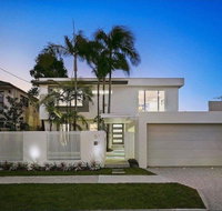 Surfers Paradise Holiday Home Almalfi Drive