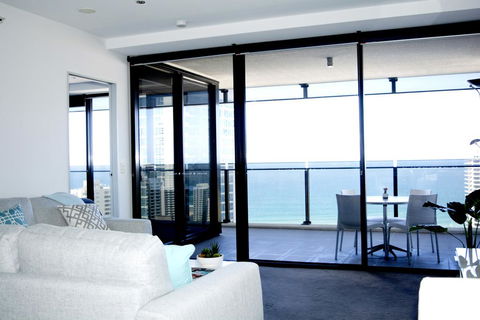 Surfers Paradise Two Bedroom Luxury Seaview Spa Apartment - Sealuxe - Tourism Brisbane 3