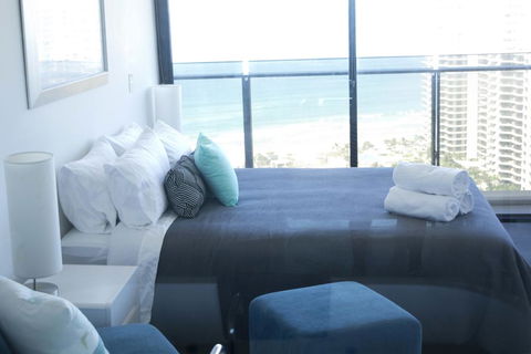 Surfers Paradise Two Bedroom Luxury Seaview Spa Apartment - Sealuxe - Tourism Brisbane 2