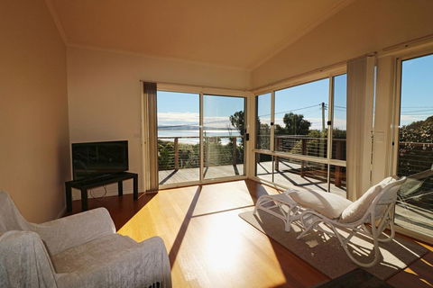 Surfside - Tourism Brisbane 0