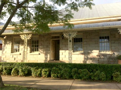 Surgeon's Cottage - Tourism Brisbane 0