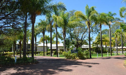 Swan Valley Oasis Resort - Tourism Brisbane 0