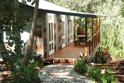 Sweet Love - Byron Bay Hinterland - Brisbane Tourism 0