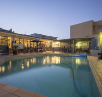 Sydney Beachouse YHA - Tourism Brisbane