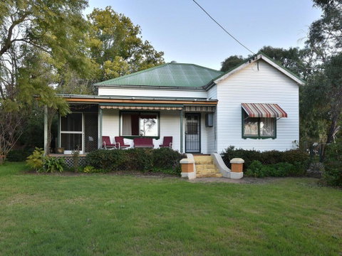 Tabitha Hill Cottage - Brisbane Tourism 1