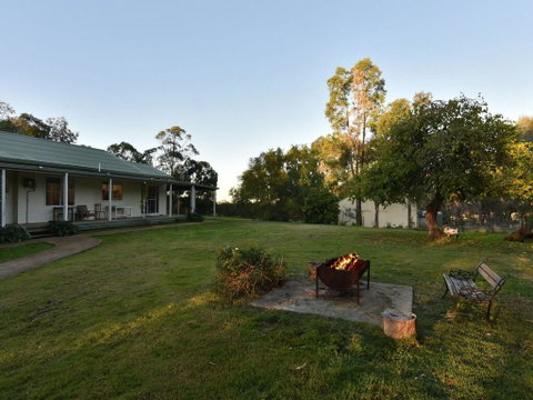 Tabitha Hill Estate - Brisbane Tourism 0