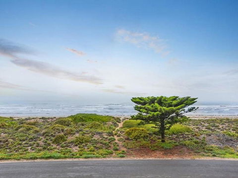 Tahren Beachfront Shack - Tourism Brisbane 3