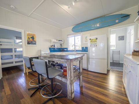 Tallowood Beachfront Cottage - Tourism Brisbane 3