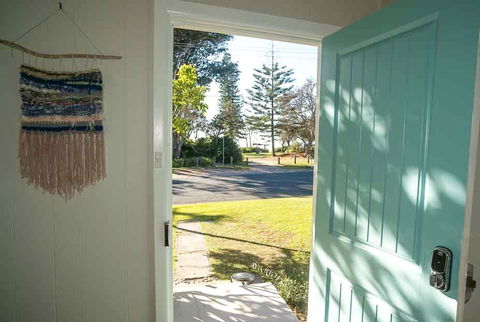 Tallowood Beachfront Cottage - Tourism Brisbane 2
