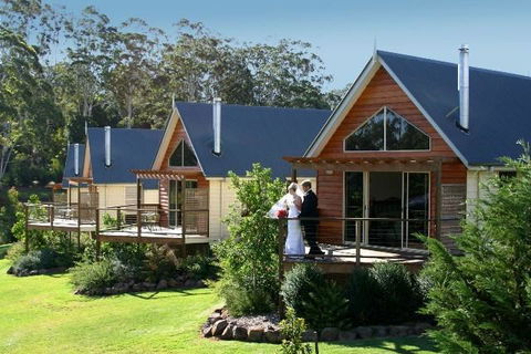 Tamborine Gardens - Tourism Brisbane 0