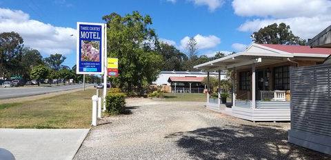 Taree Country Motel - Tourism Brisbane 0