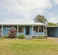 Tea Tree Cottage - great yard for pets and kids - Brisbane Tourism