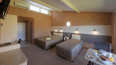 Tenterfield Motor Inn - Brisbane Tourism 1