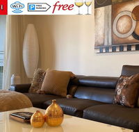 TERRACE LUX FULLY AIR 2 CAR FREE NETFLIX WIFI WINE - Tourism Brisbane