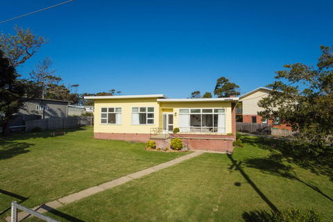 The 50's Beach House - Tourism Brisbane 1