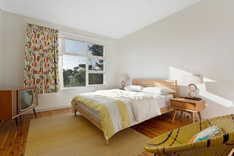 The 50's Beach House - Tourism Brisbane 3