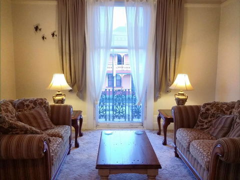 The Bank Guesthouse Glen Innes - Tourism Brisbane 3