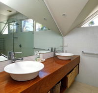 THE BEACH HOUSE - Brisbane Tourism