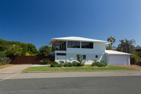 The Beach House At One Mile - 6 Burrawong - Brisbane Tourism 1