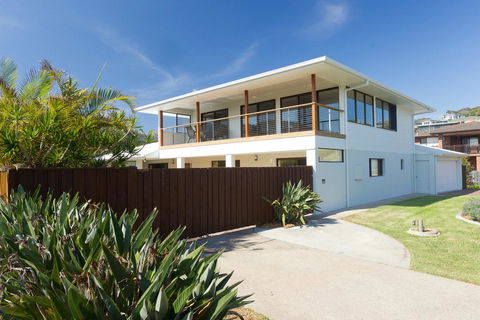 The Beach House At One Mile - 6 Burrawong - Brisbane Tourism 2
