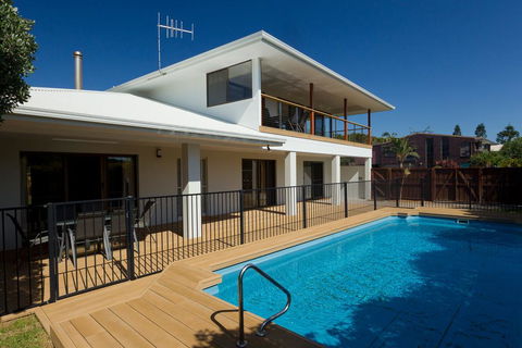 The Beach House At One Mile - 6 Burrawong - Brisbane Tourism 3