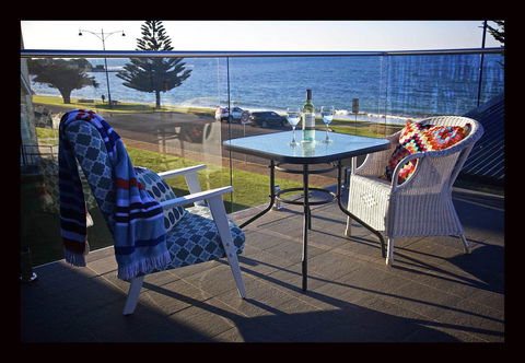 Penguin Beachfront Apartments - Tourism Brisbane 8