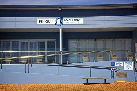 Penguin Beachfront Apartments - Tourism Brisbane 17