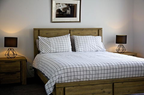 Penguin Beachfront Apartments - Tourism Brisbane 25