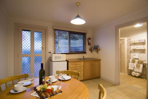 Ellie\'s Cottages - Tourism Brisbane 24