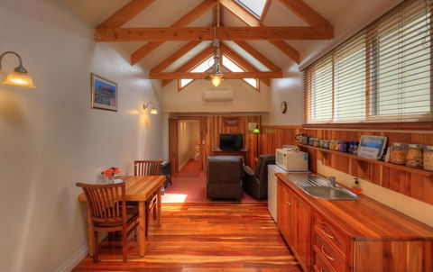 Ellie\'s Cottages - Tourism Brisbane 16