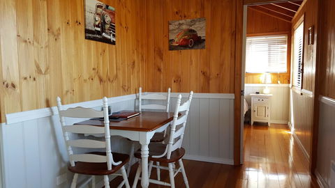 Hazelcreek Cottages - Brisbane Tourism 19