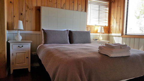 Hazelcreek Cottages - Brisbane Tourism 18