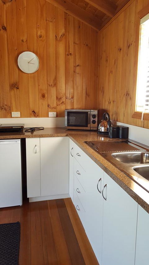 Hazelcreek Cottages - Brisbane Tourism 35