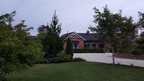Hazelcreek Cottages - Brisbane Tourism 3