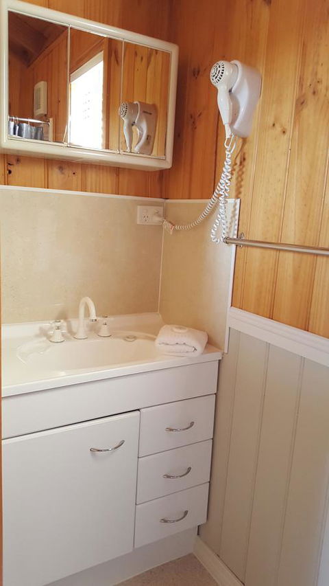 Hazelcreek Cottages - Brisbane Tourism 37