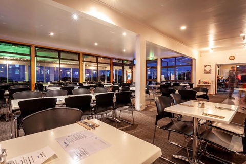 Beachfront Bicheno - Brisbane Tourism 37