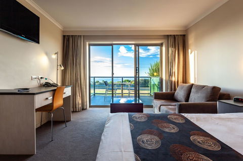 Beachfront Bicheno - Brisbane Tourism 0