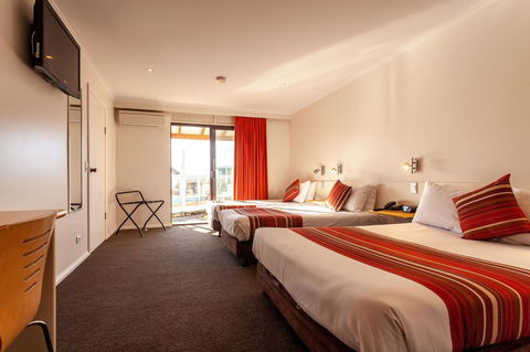 Beachfront Bicheno - Brisbane Tourism 26