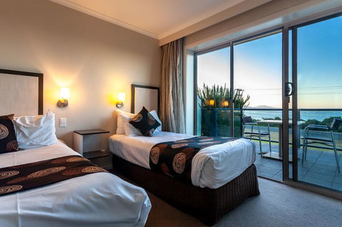 Beachfront Bicheno - Brisbane Tourism 9