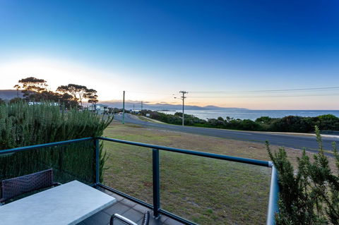 Beachfront Bicheno - Brisbane Tourism 10